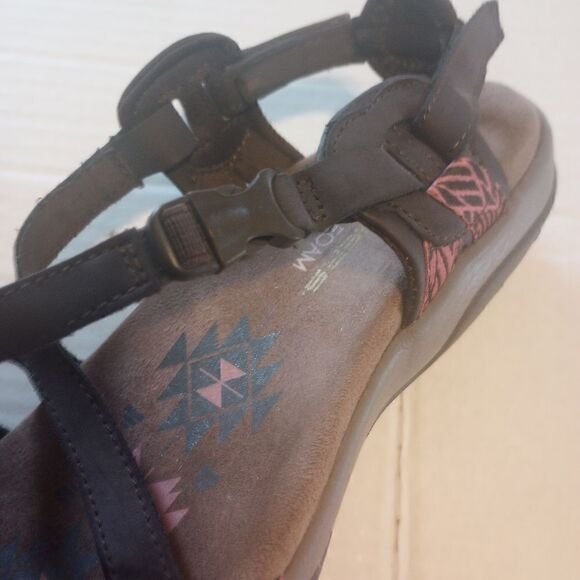 Skechers memory foam strappy leather sandals with Velcro and buckle - Picture 10 of 12